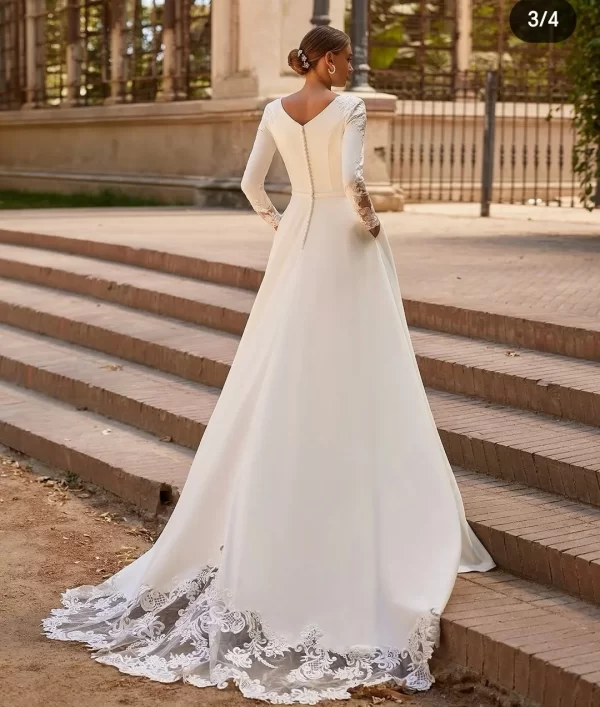 2025 women wedding dress customize to measures long sleeves buttons elegant robe de marie stunning with pocket lace appliqués